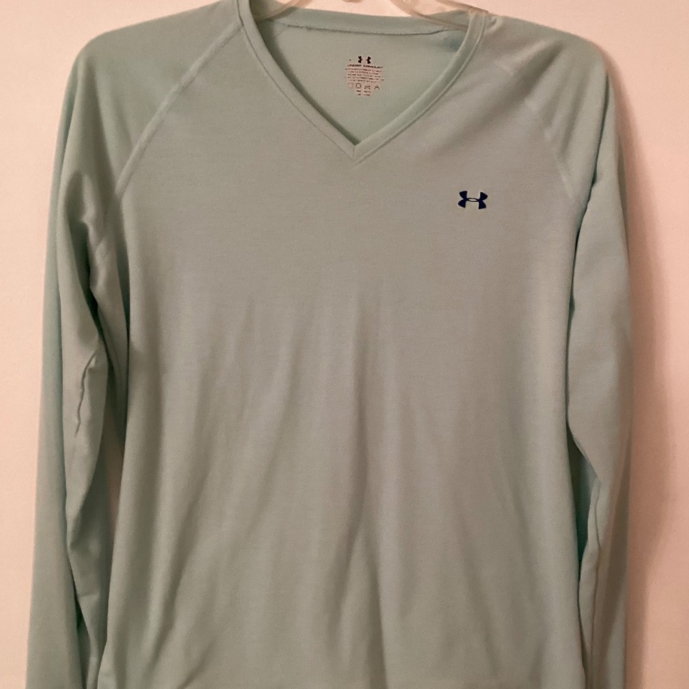 Women’s Size Large Under Armour  Long-Sleeve T-Shirt